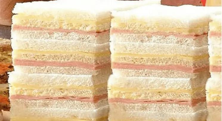 SANDWICHITOS DE MIGA JAMON Y QUESO